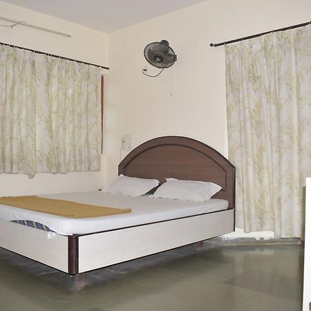 Hotel Guruji Alībāg Exterior photo