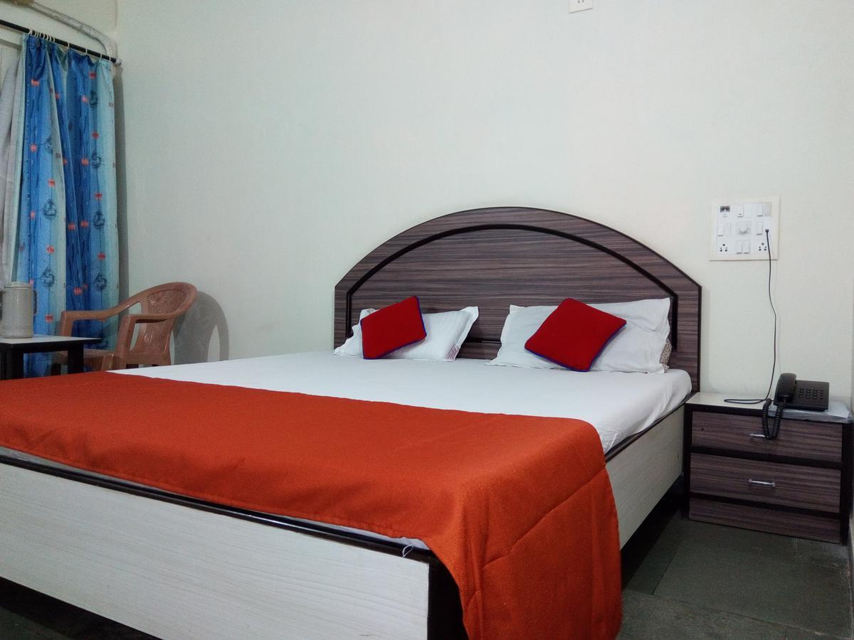 Hotel Guruji Alībāg Exterior photo